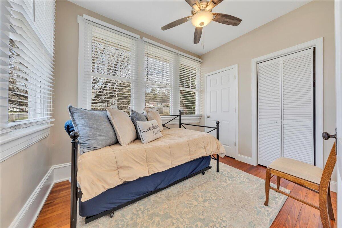902 Piedmont AVE