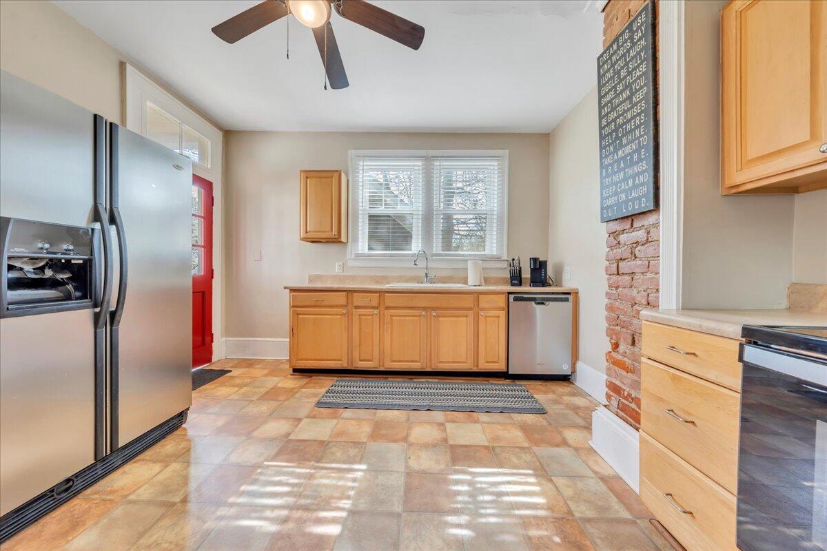 902 Piedmont AVE