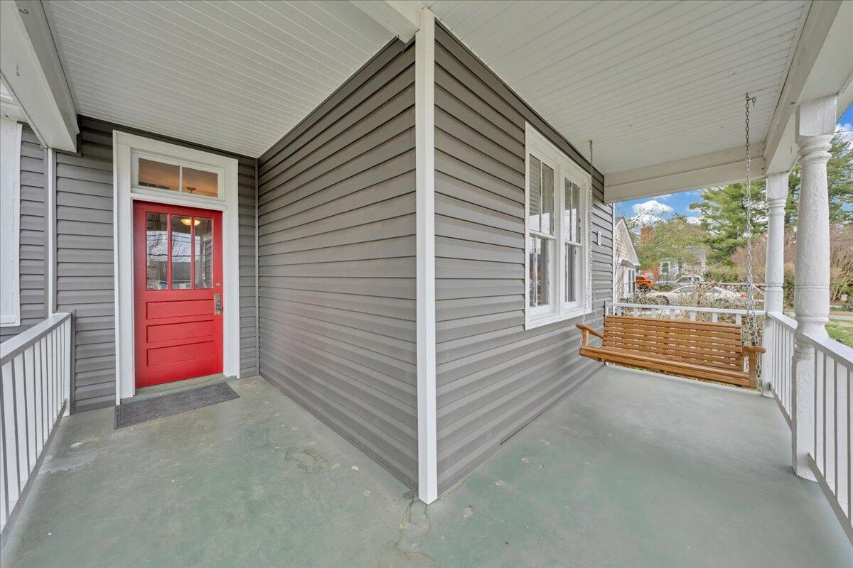 902 Piedmont AVE
