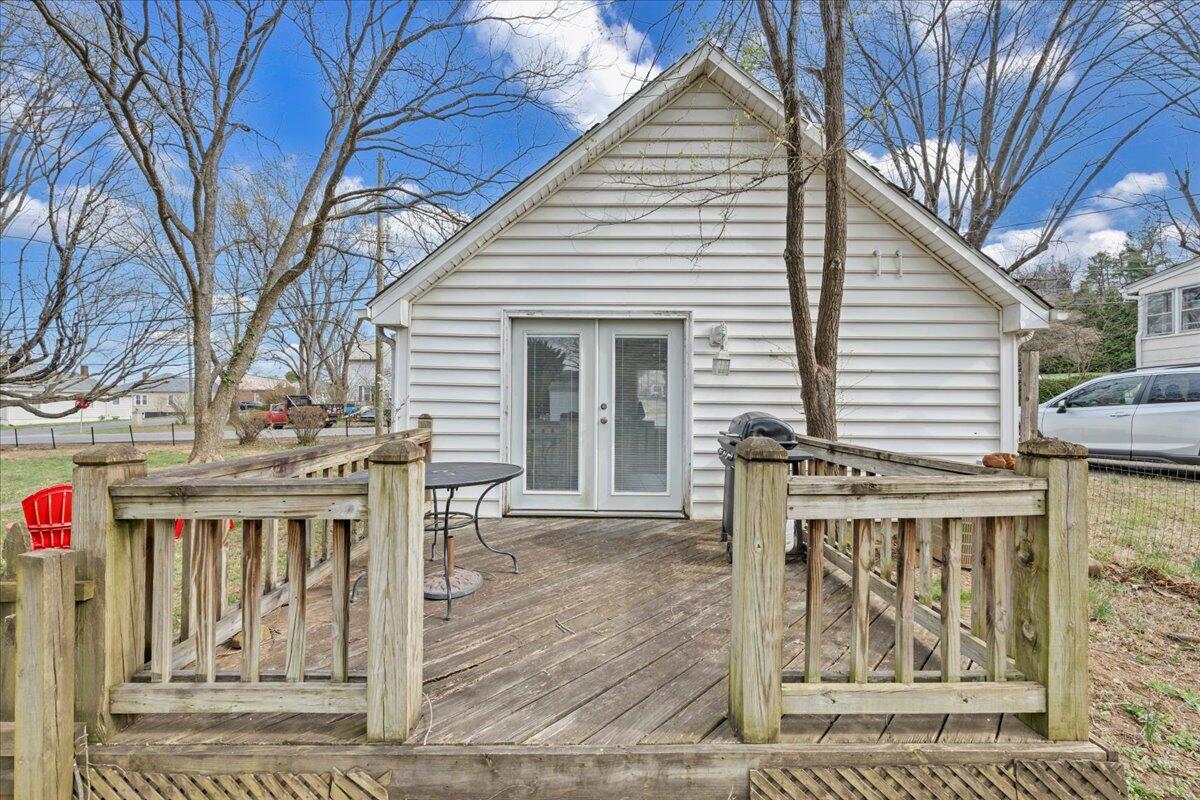 902 Piedmont AVE