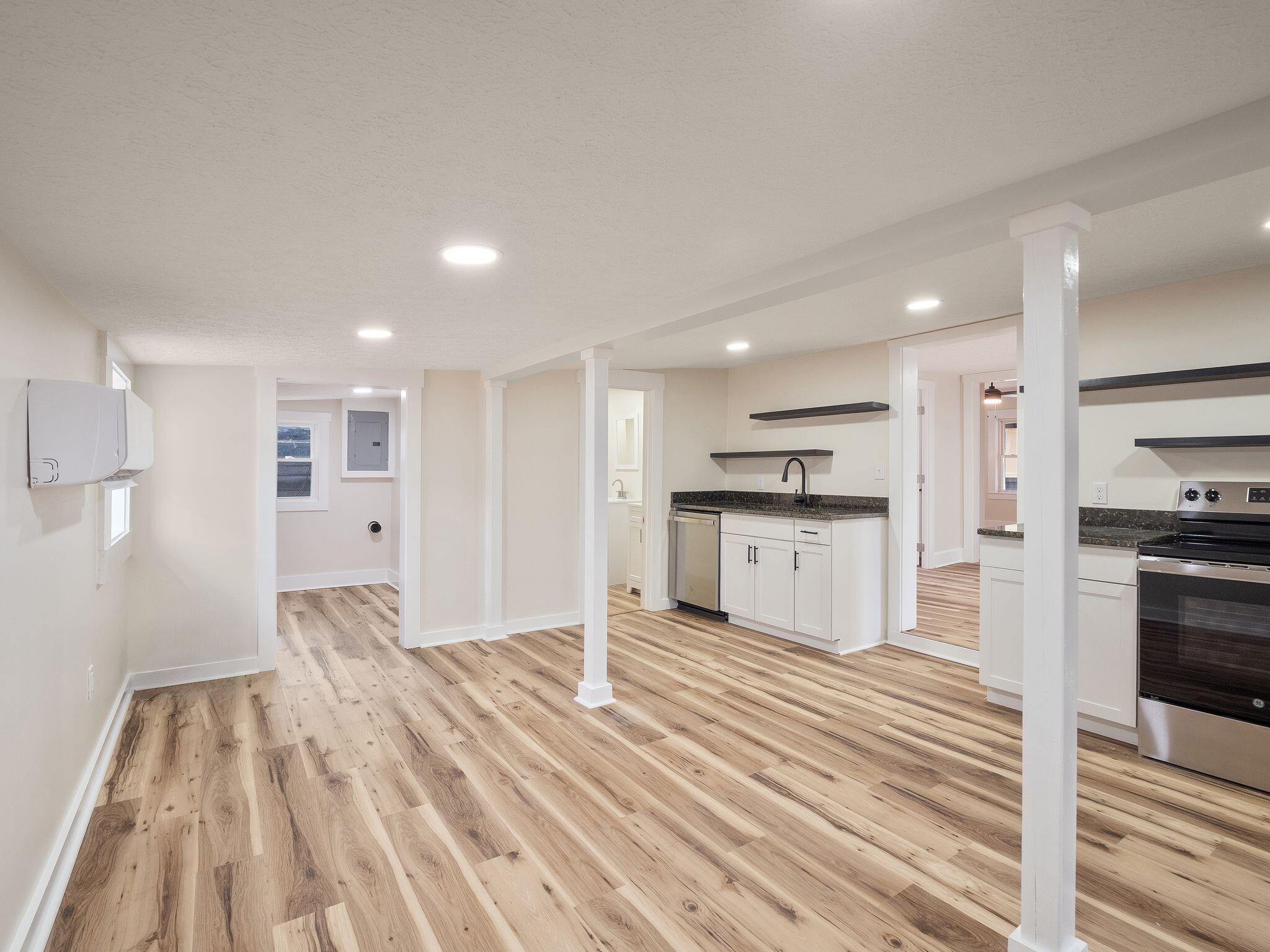 446 Tinker AVE
