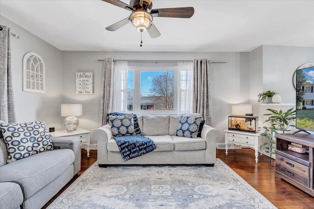 219 Houston AVE NE