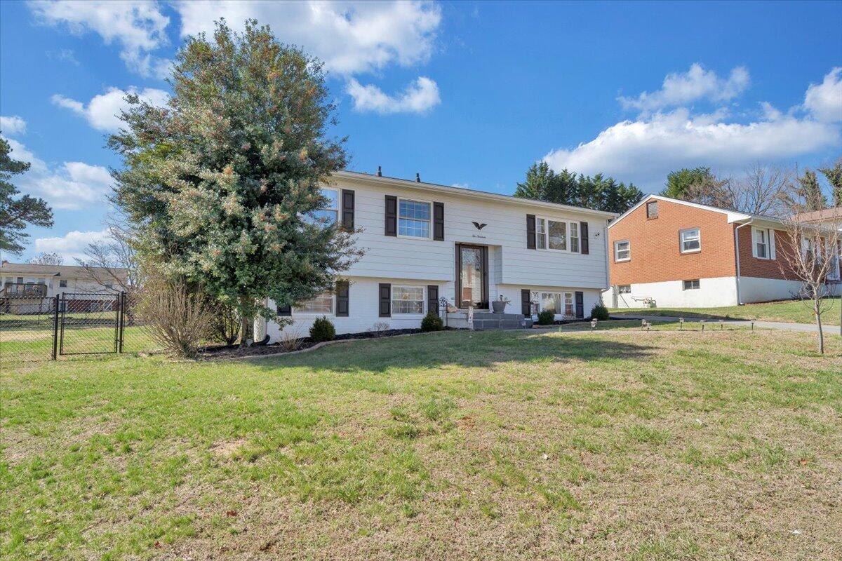 219 Houston AVE NE