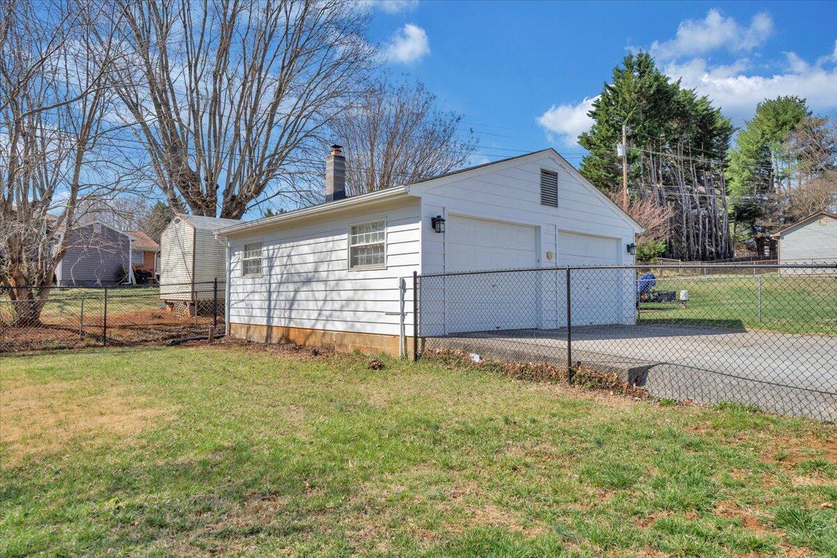 219 Houston AVE NE