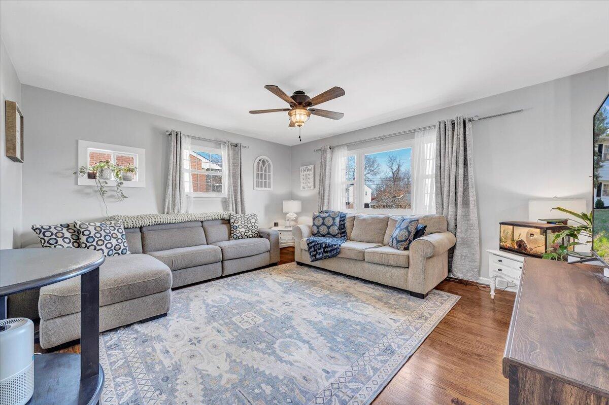219 Houston AVE NE