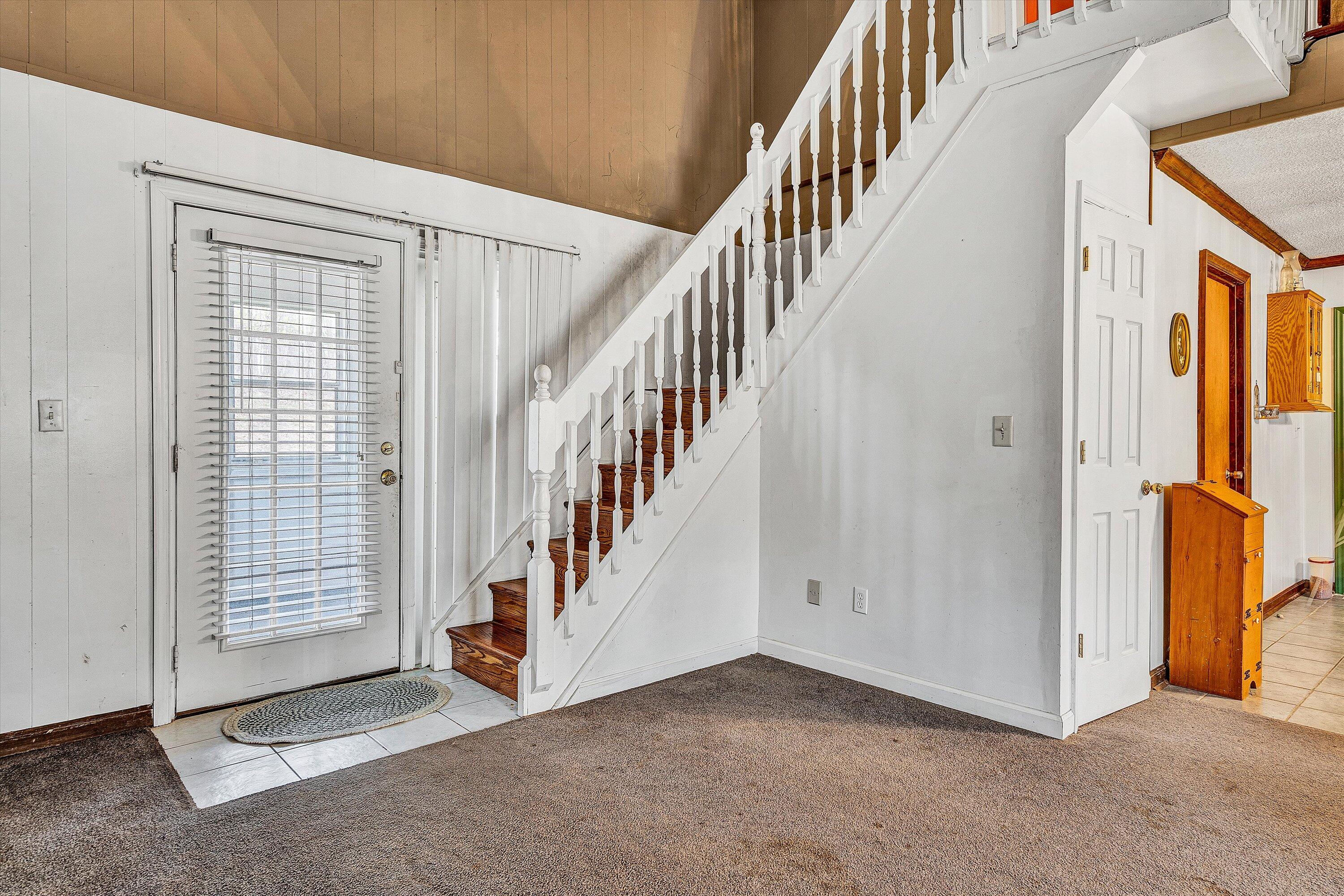 464 Oak DR