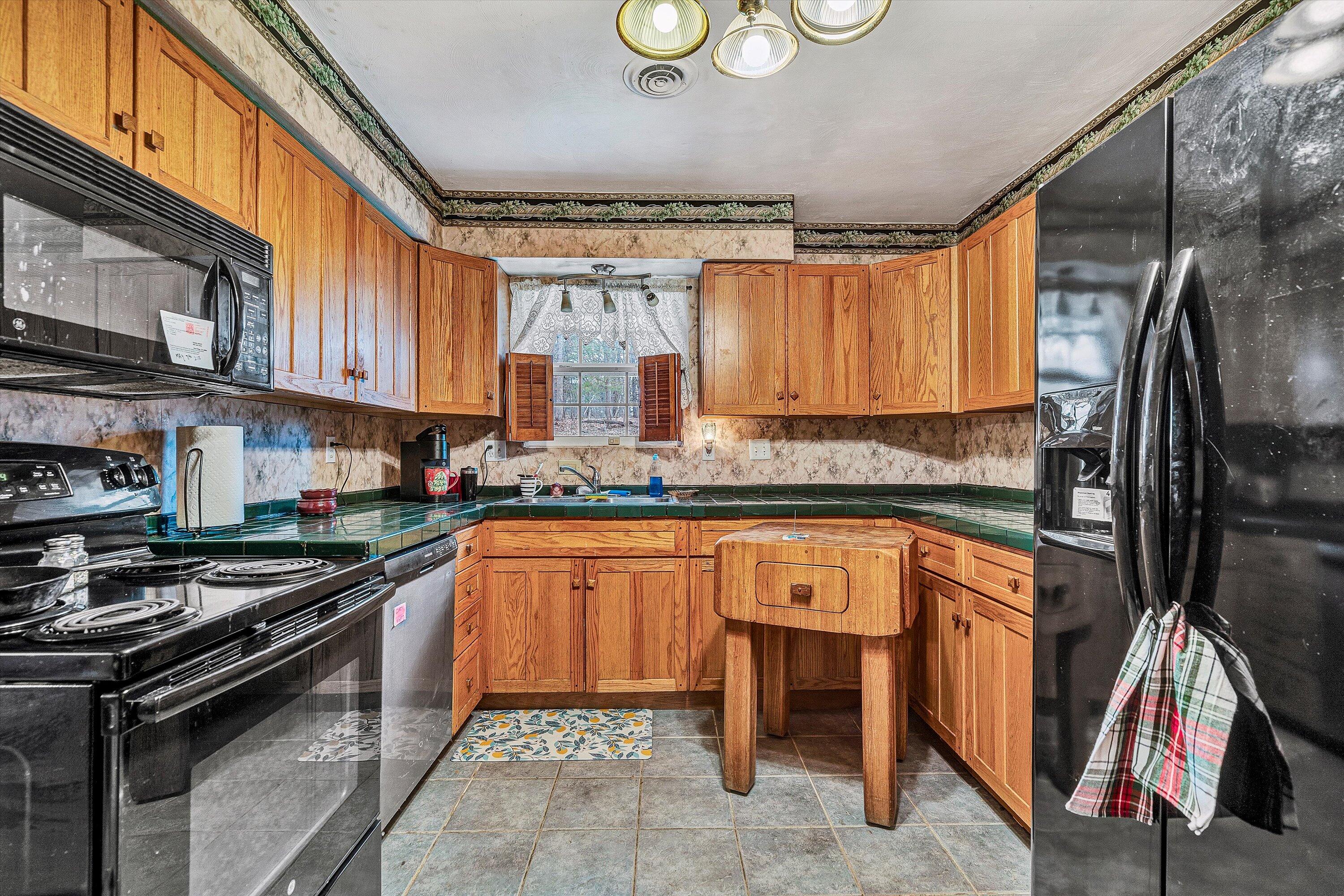 464 Oak DR