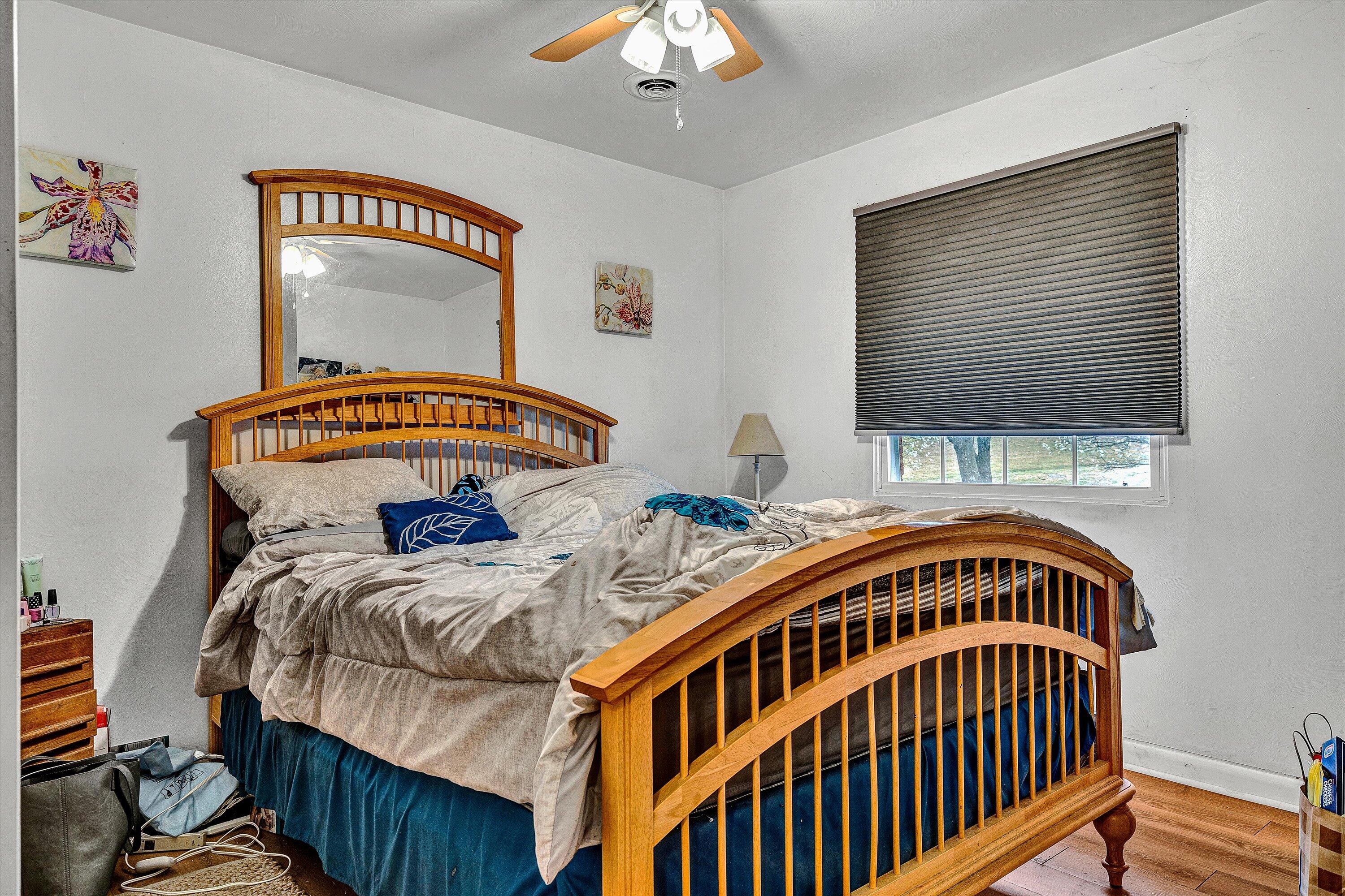 464 Oak DR