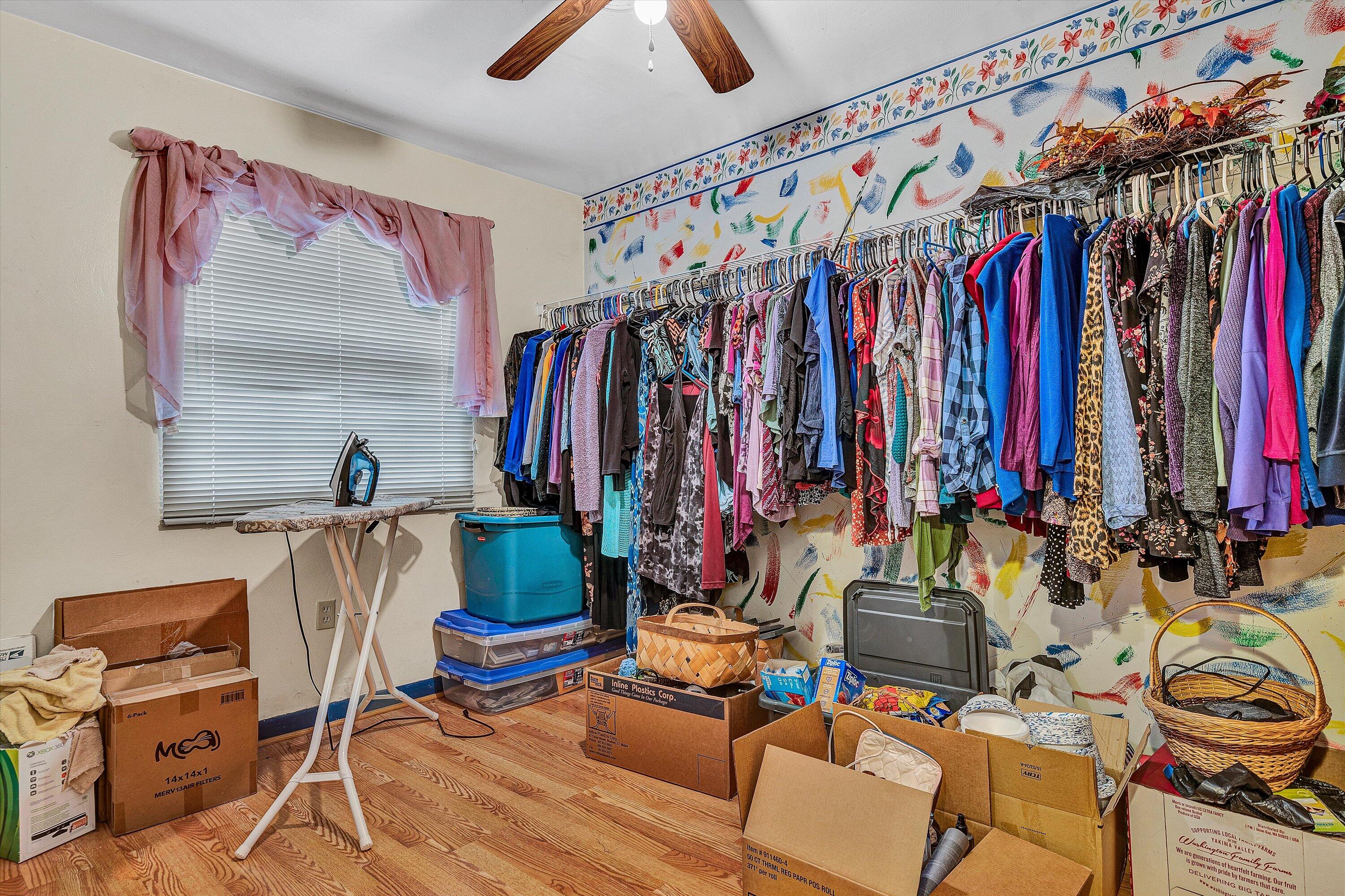 464 Oak DR