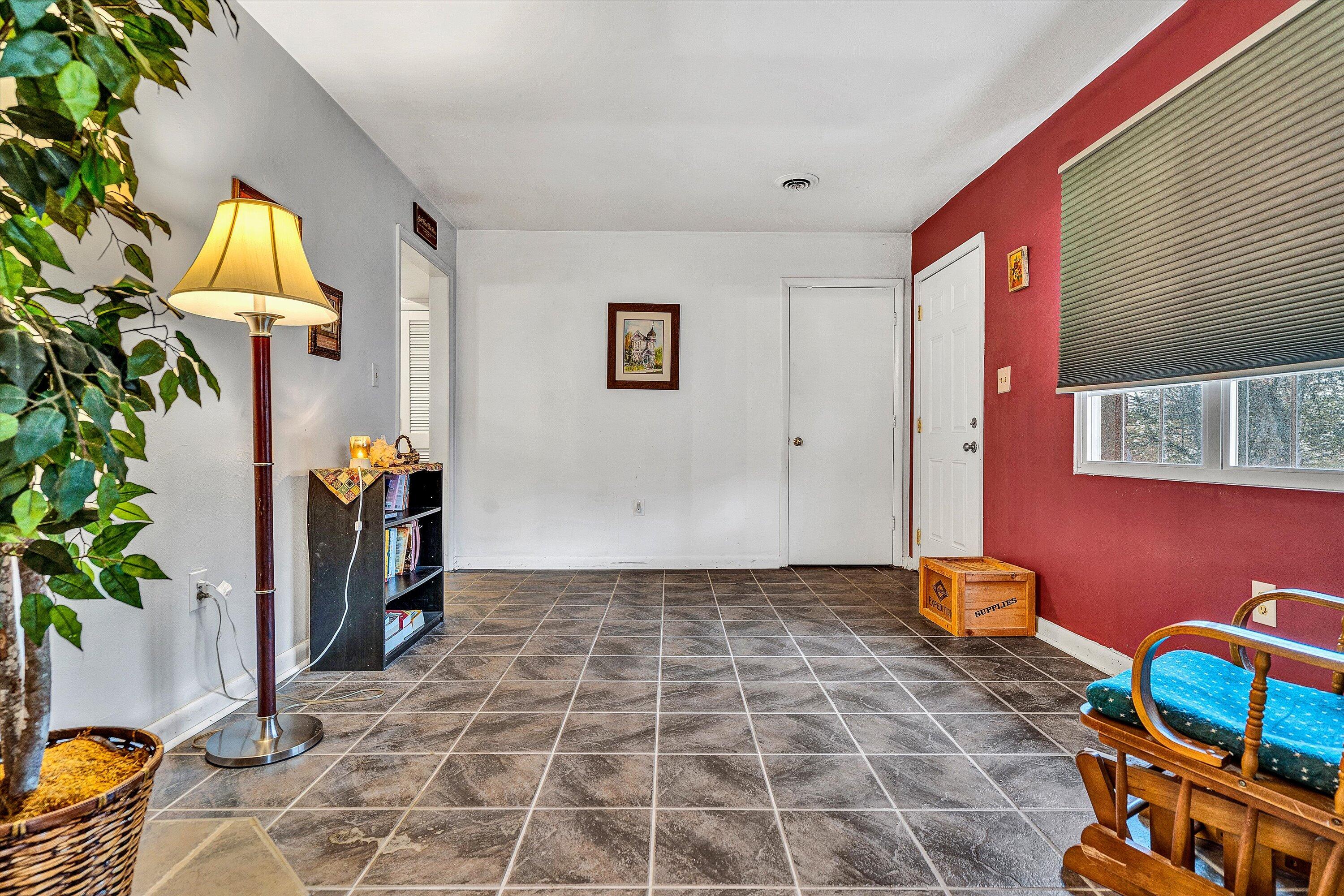 464 Oak DR