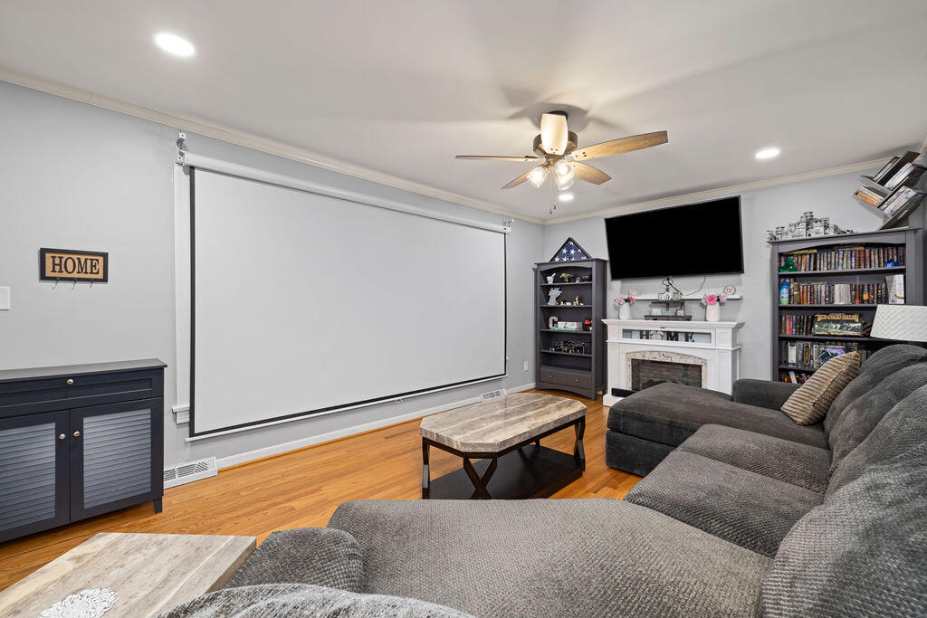 2034 Royal Oak WAY