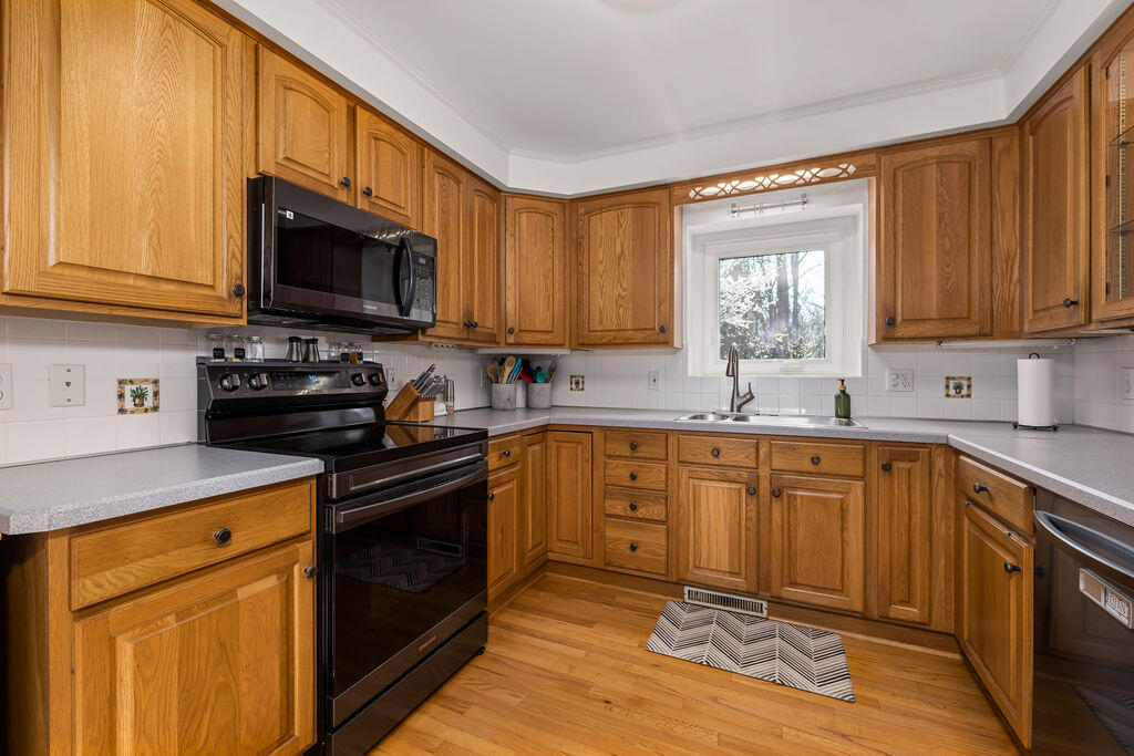 2034 Royal Oak WAY
