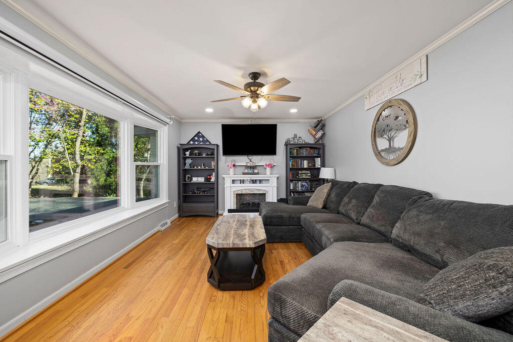 2034 Royal Oak WAY