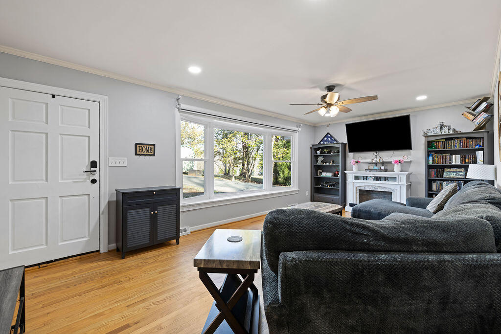2034 Royal Oak WAY