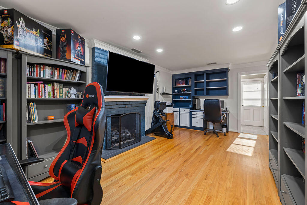 2034 Royal Oak WAY