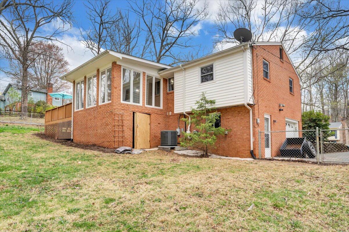 414 Pin Oak DR
