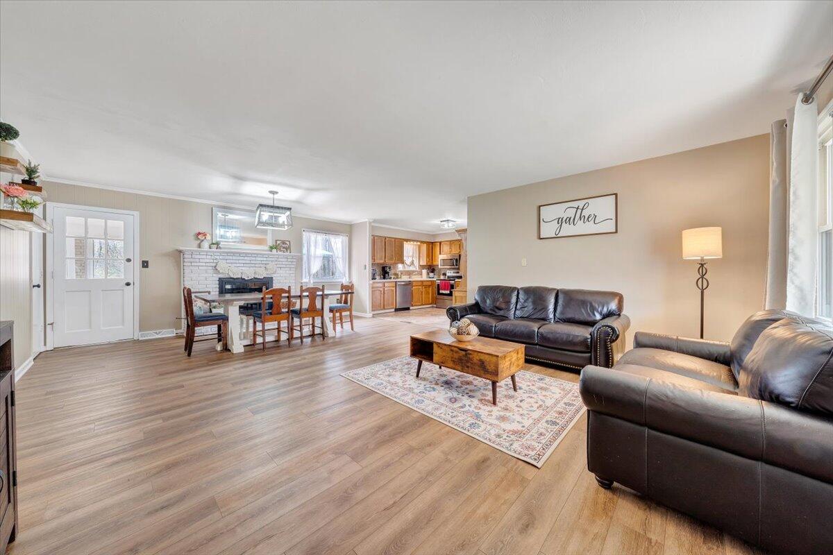 414 Pin Oak DR