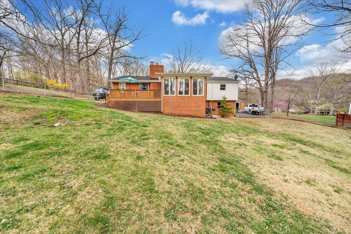 414 Pin Oak DR