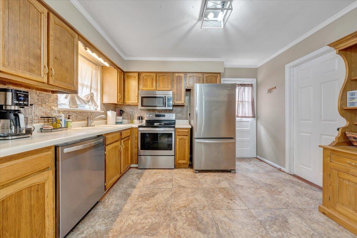 414 Pin Oak DR