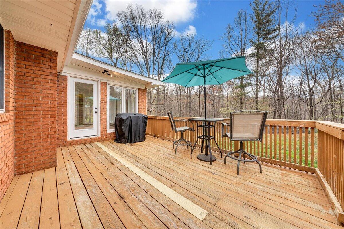 414 Pin Oak DR