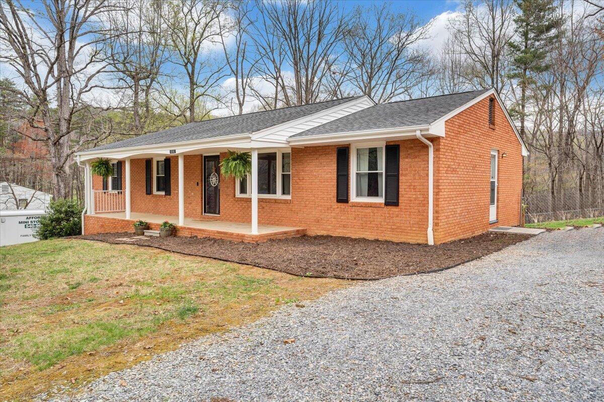 414 Pin Oak DR
