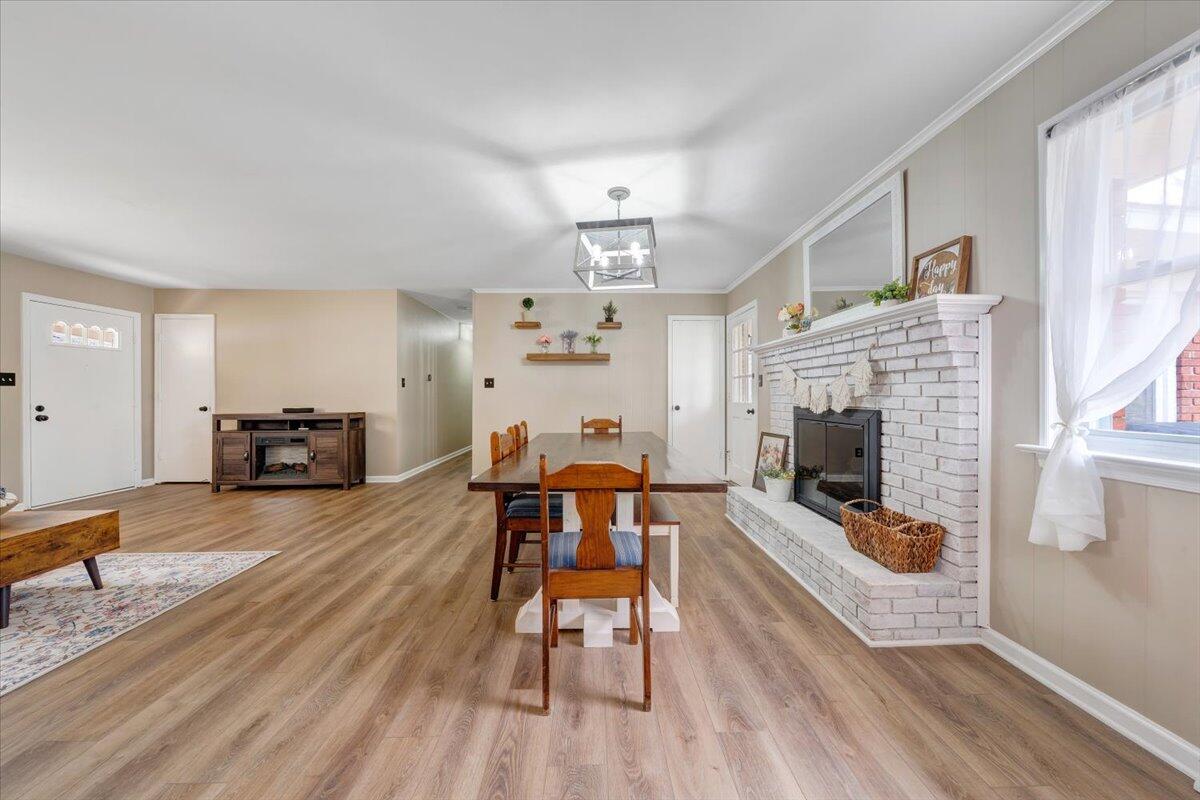 414 Pin Oak DR