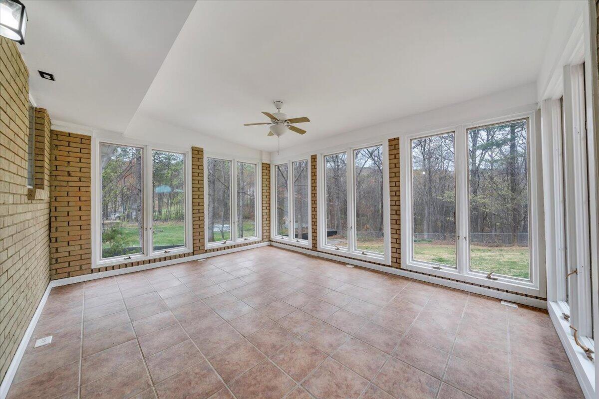 414 Pin Oak DR