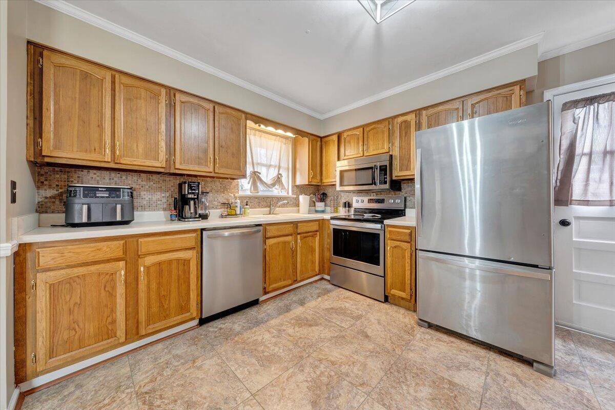 414 Pin Oak DR