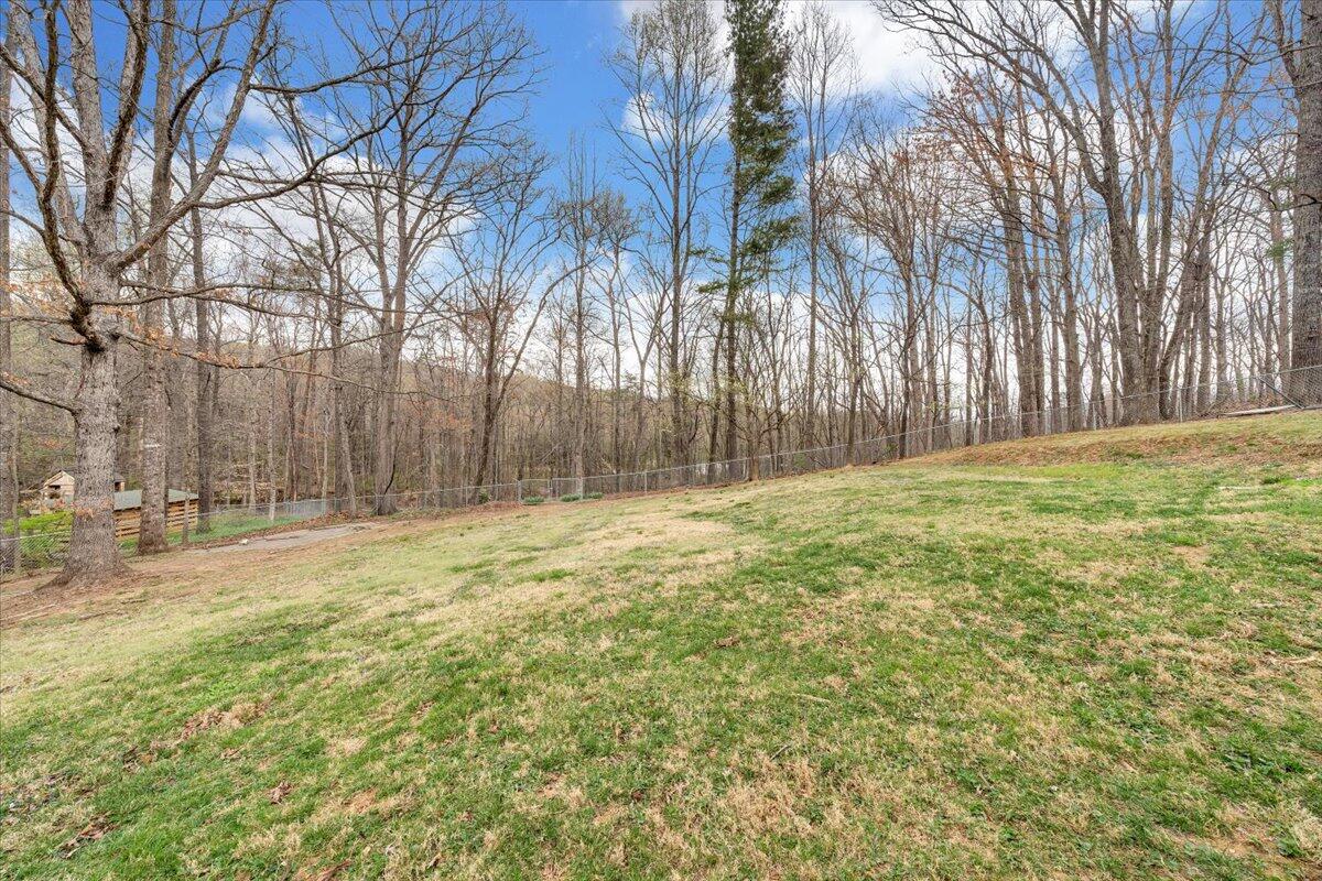 414 Pin Oak DR