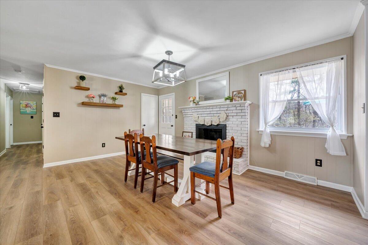 414 Pin Oak DR