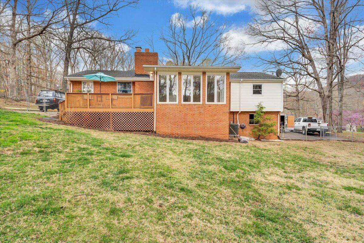 414 Pin Oak DR