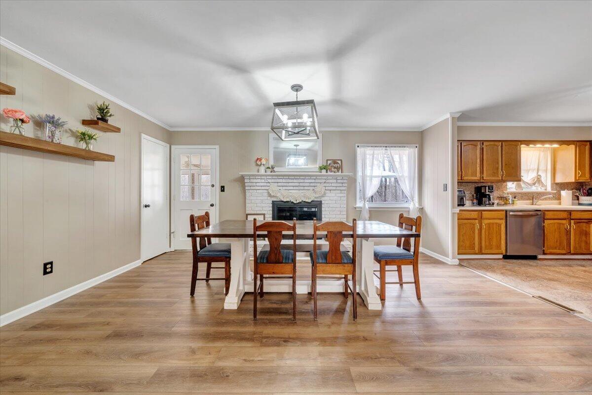 414 Pin Oak DR