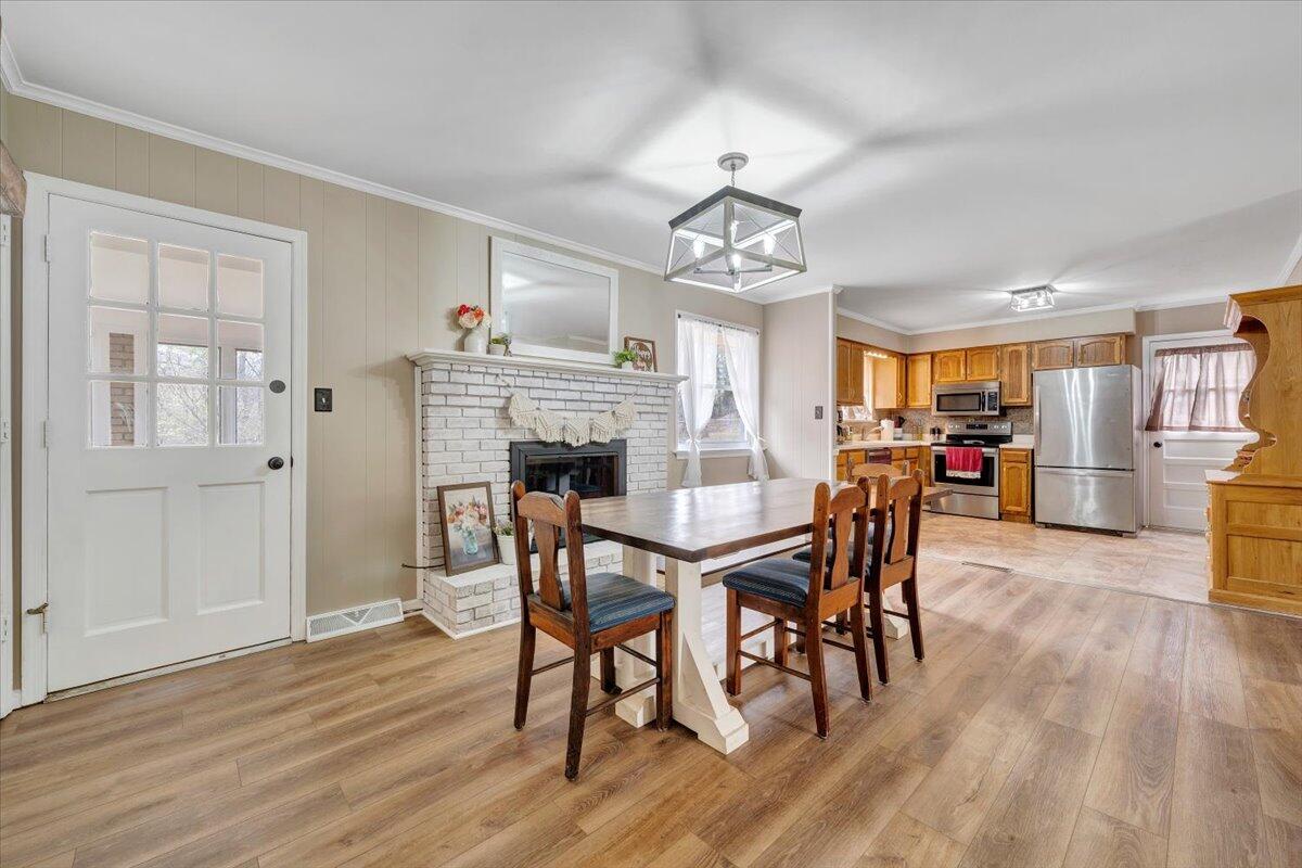 414 Pin Oak DR
