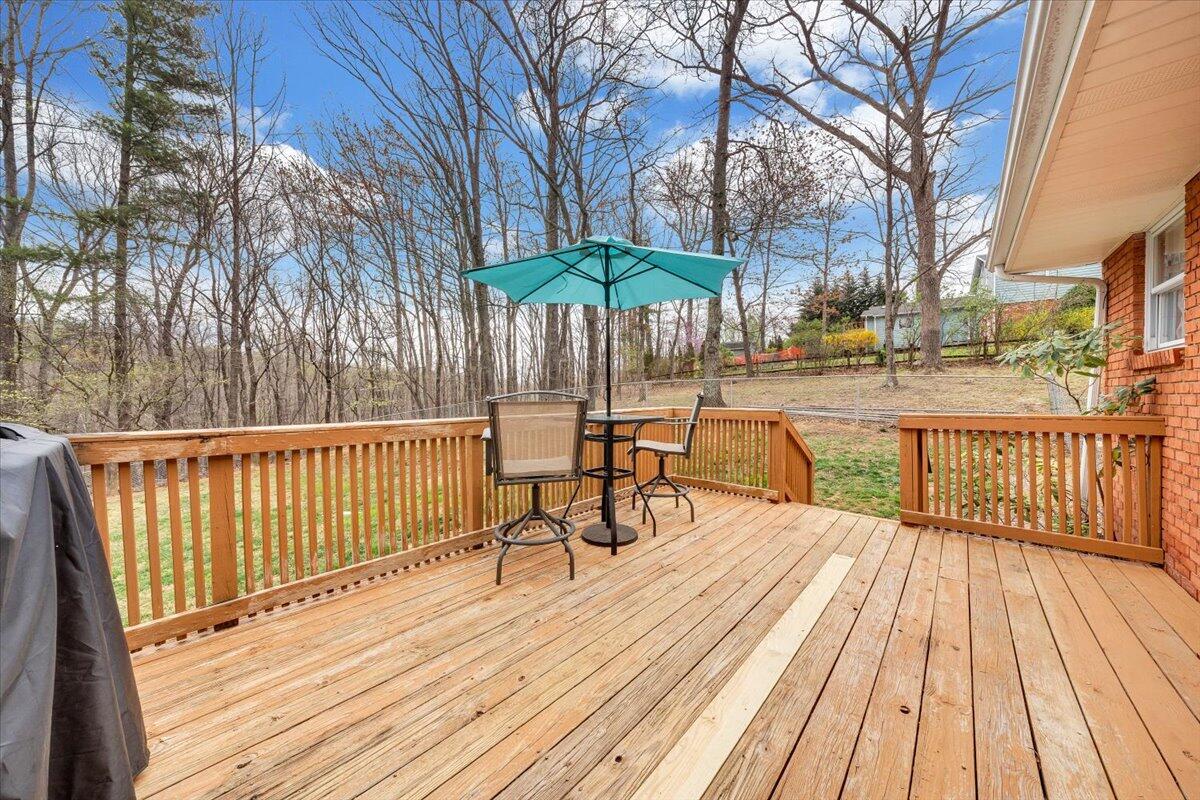 414 Pin Oak DR