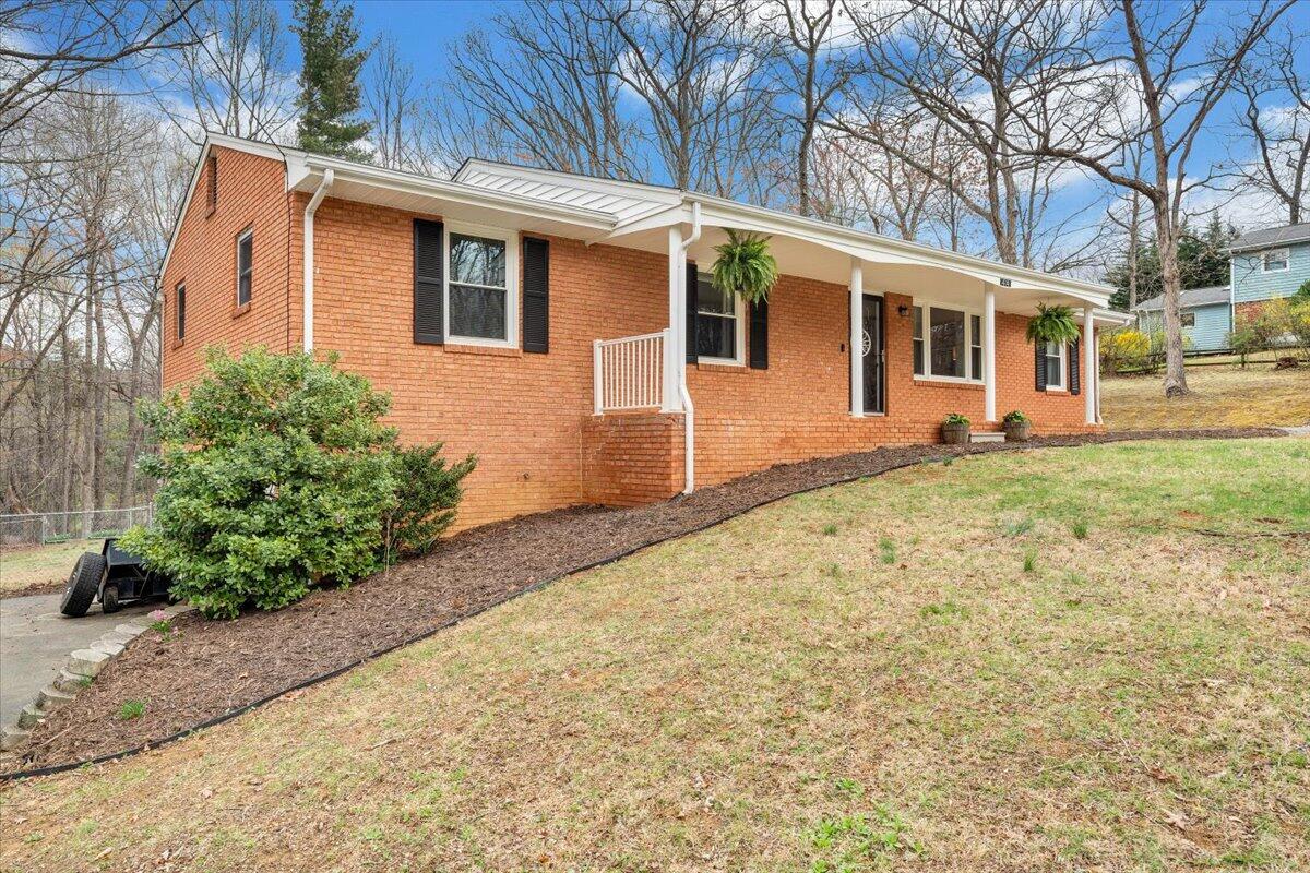 414 Pin Oak DR
