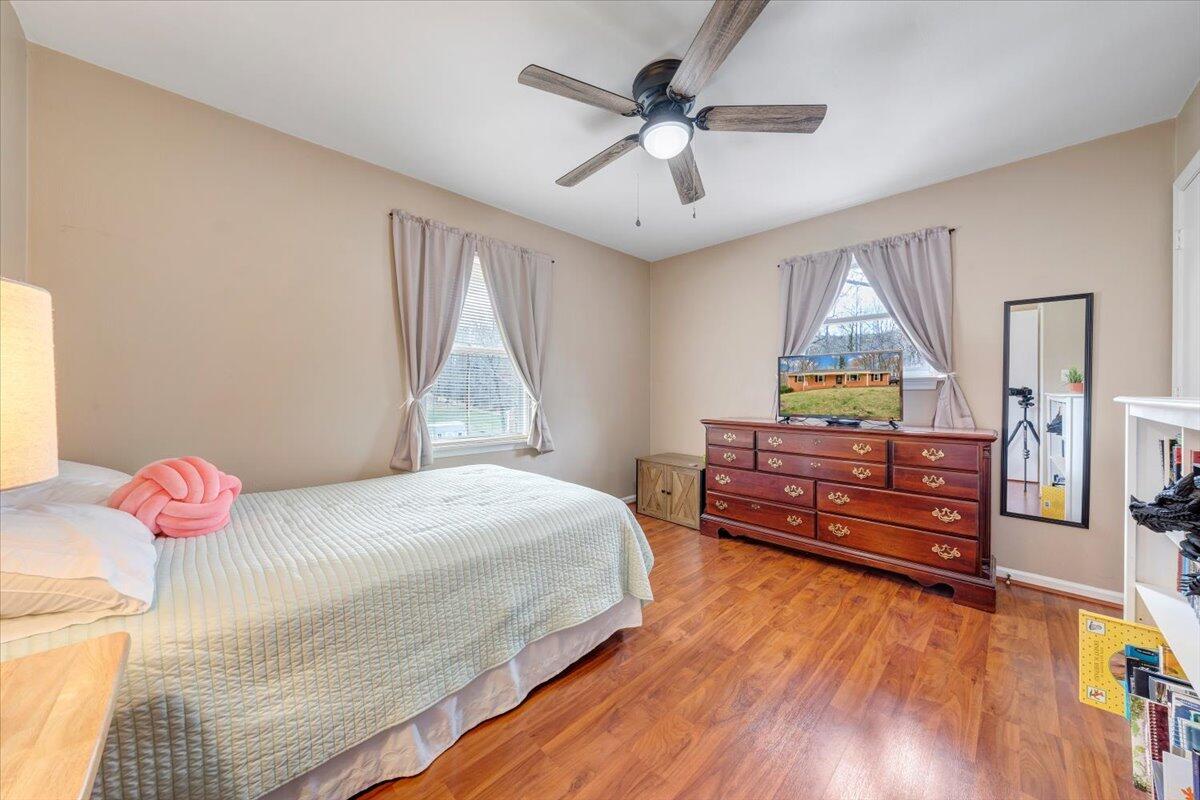 414 Pin Oak DR
