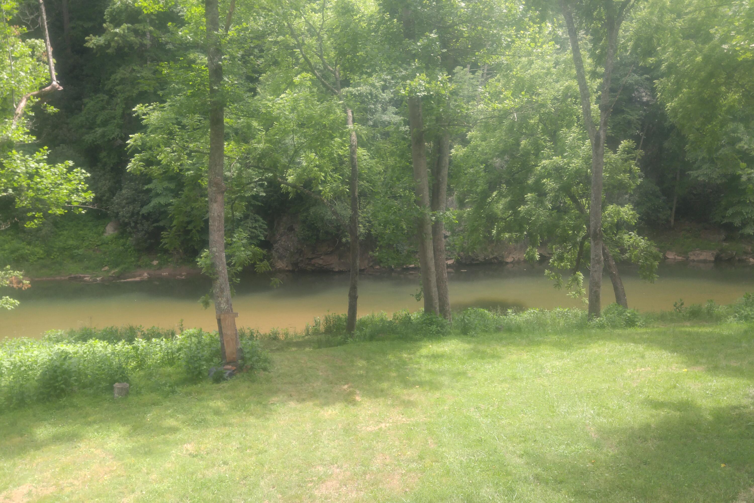 5900 Chestnut Ridge RD