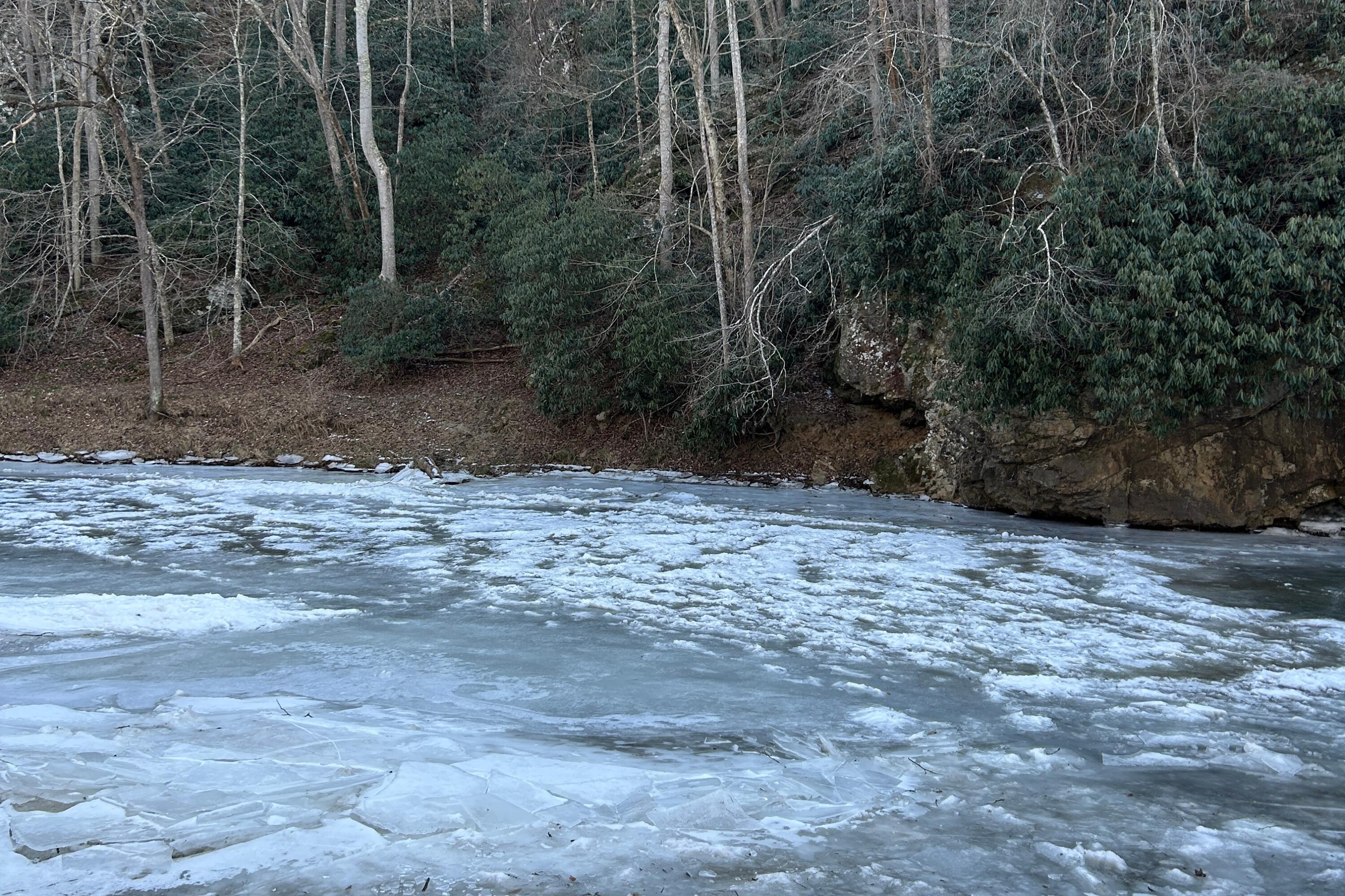 5900 Chestnut Ridge RD