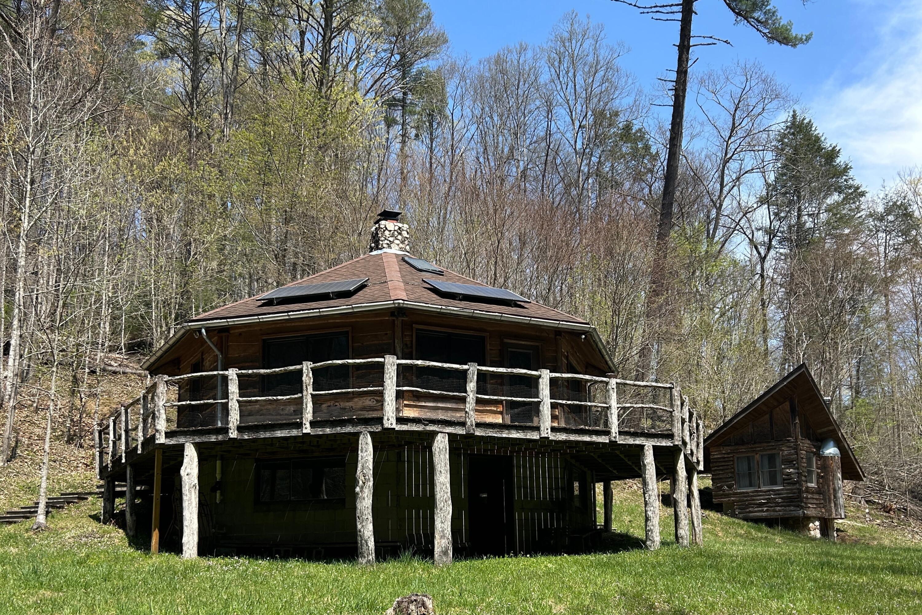 5900 Chestnut Ridge RD