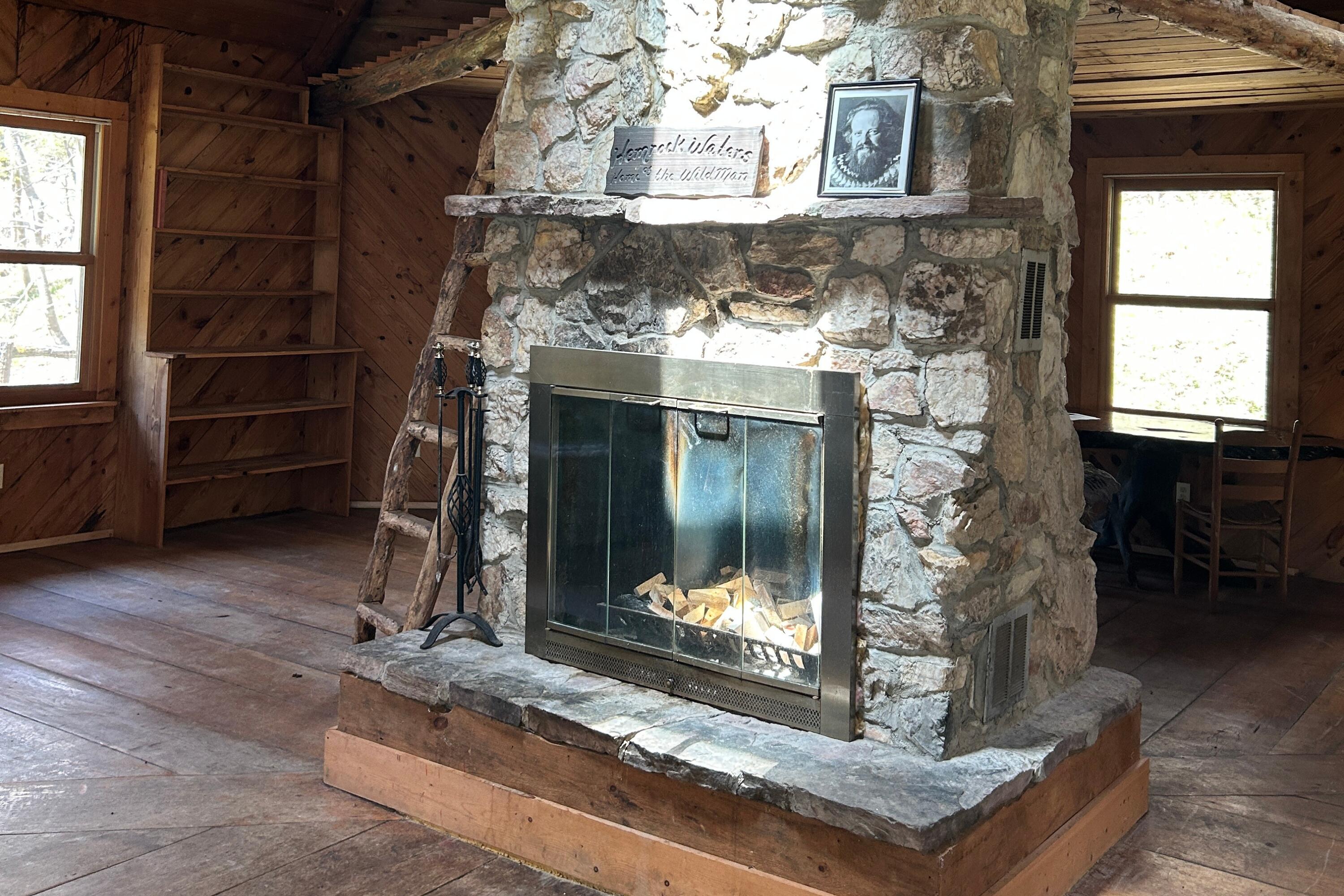 5900 Chestnut Ridge RD