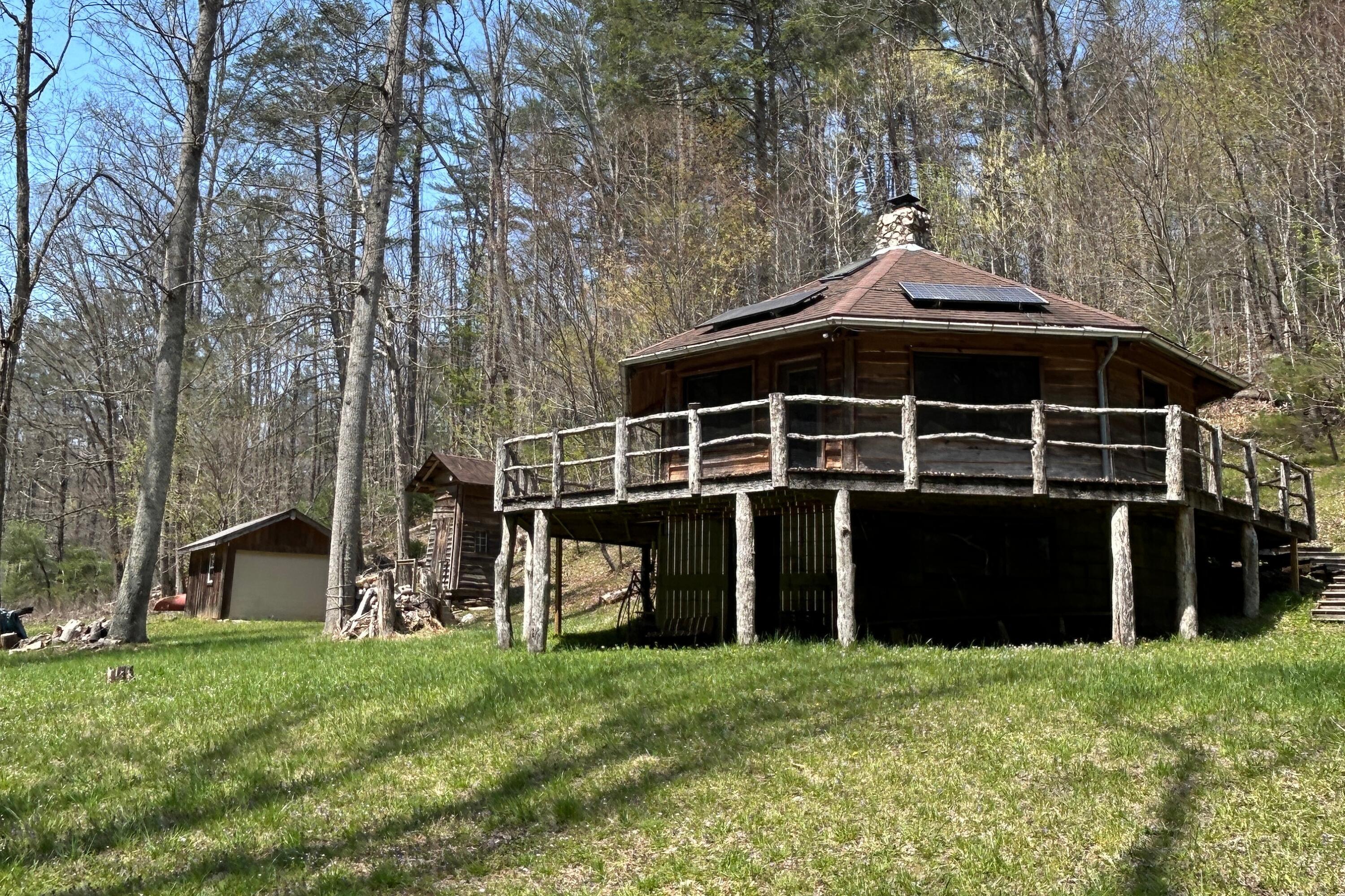 5900 Chestnut Ridge RD