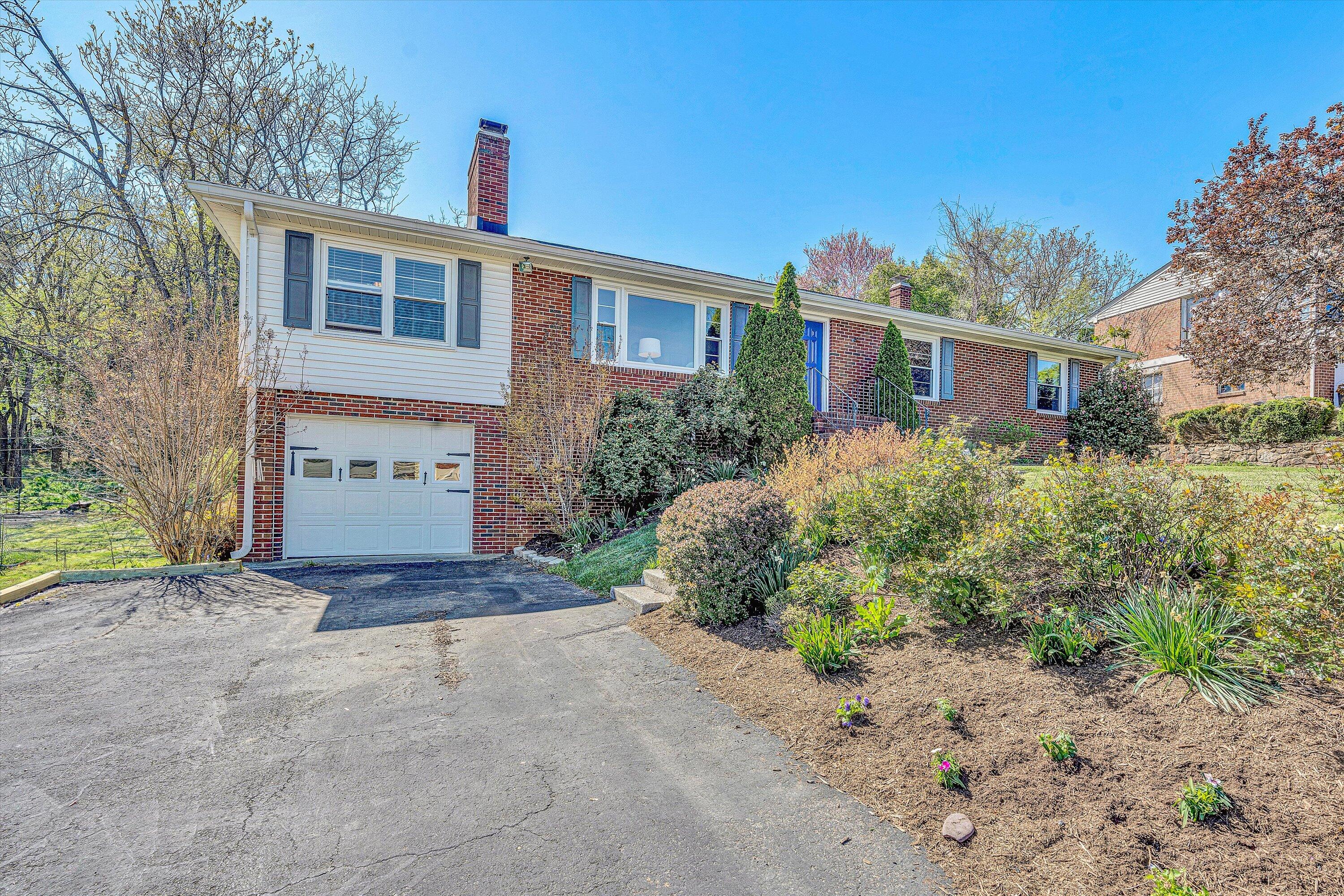 2027 Wynmere DR
