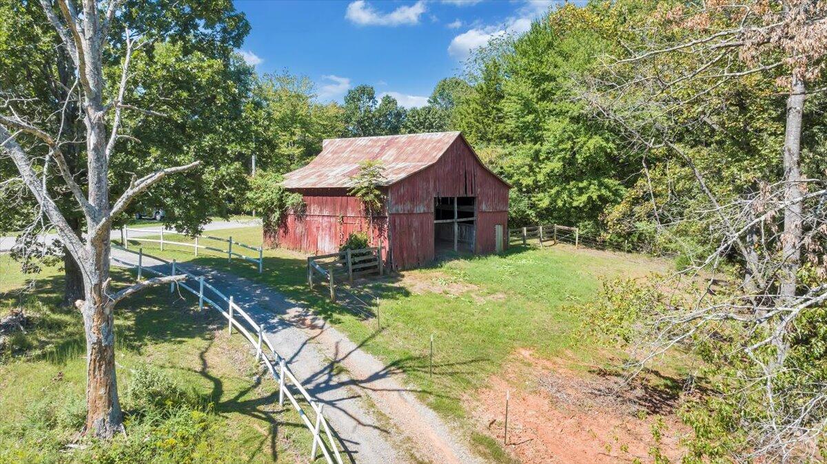 1464 Flint Hill RD