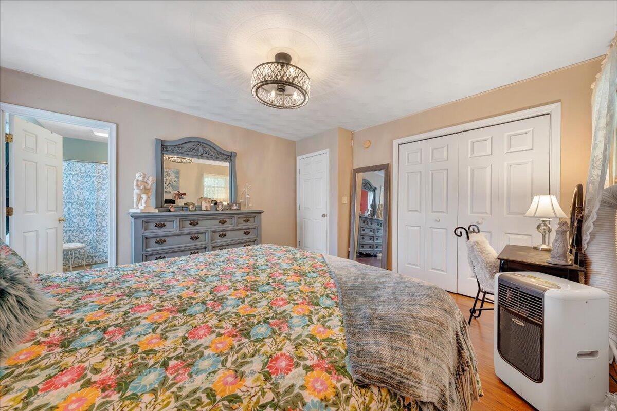 1464 Flint Hill RD