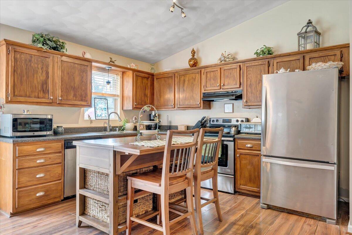 1464 Flint Hill RD