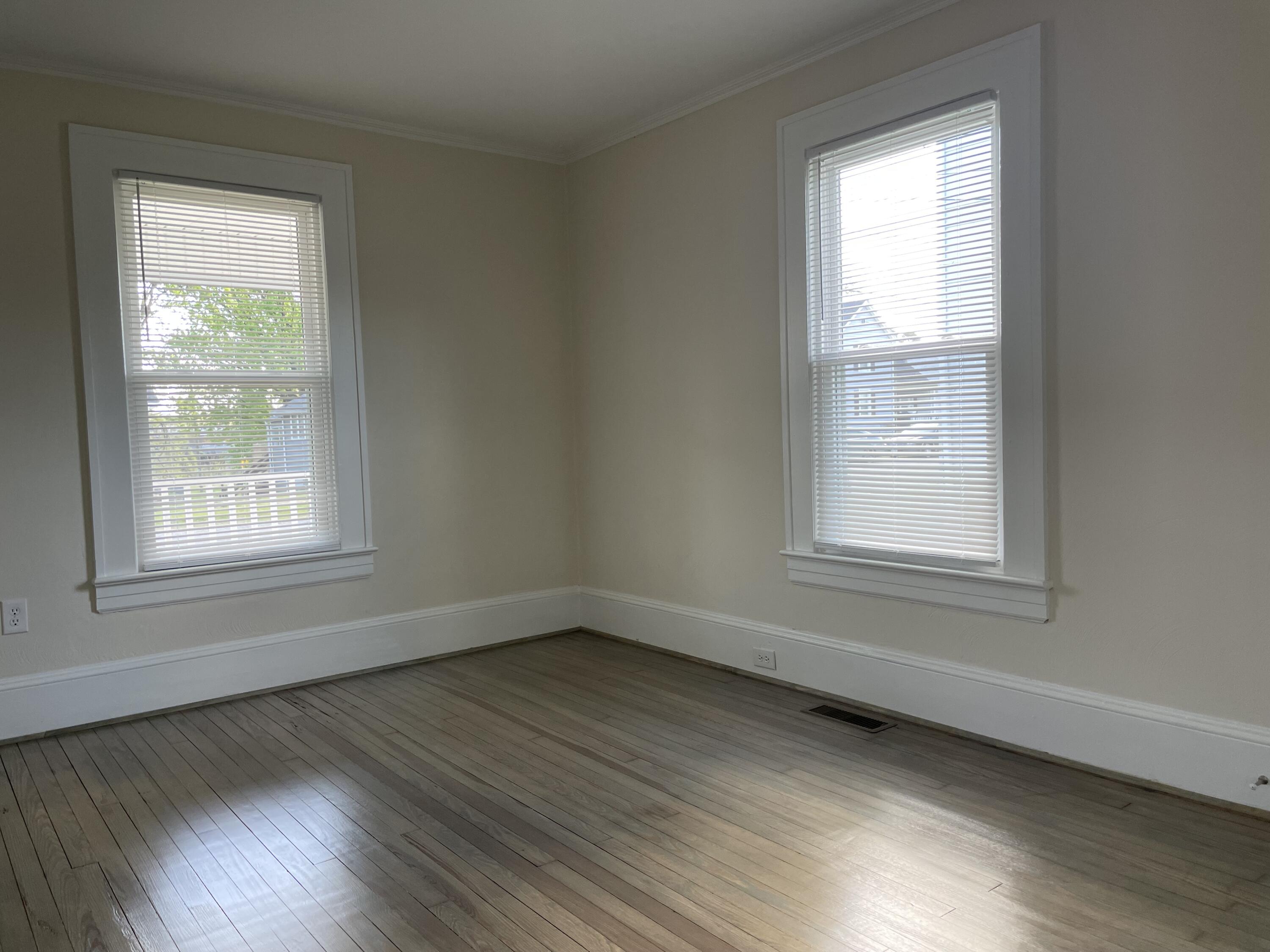 118 Front AVE