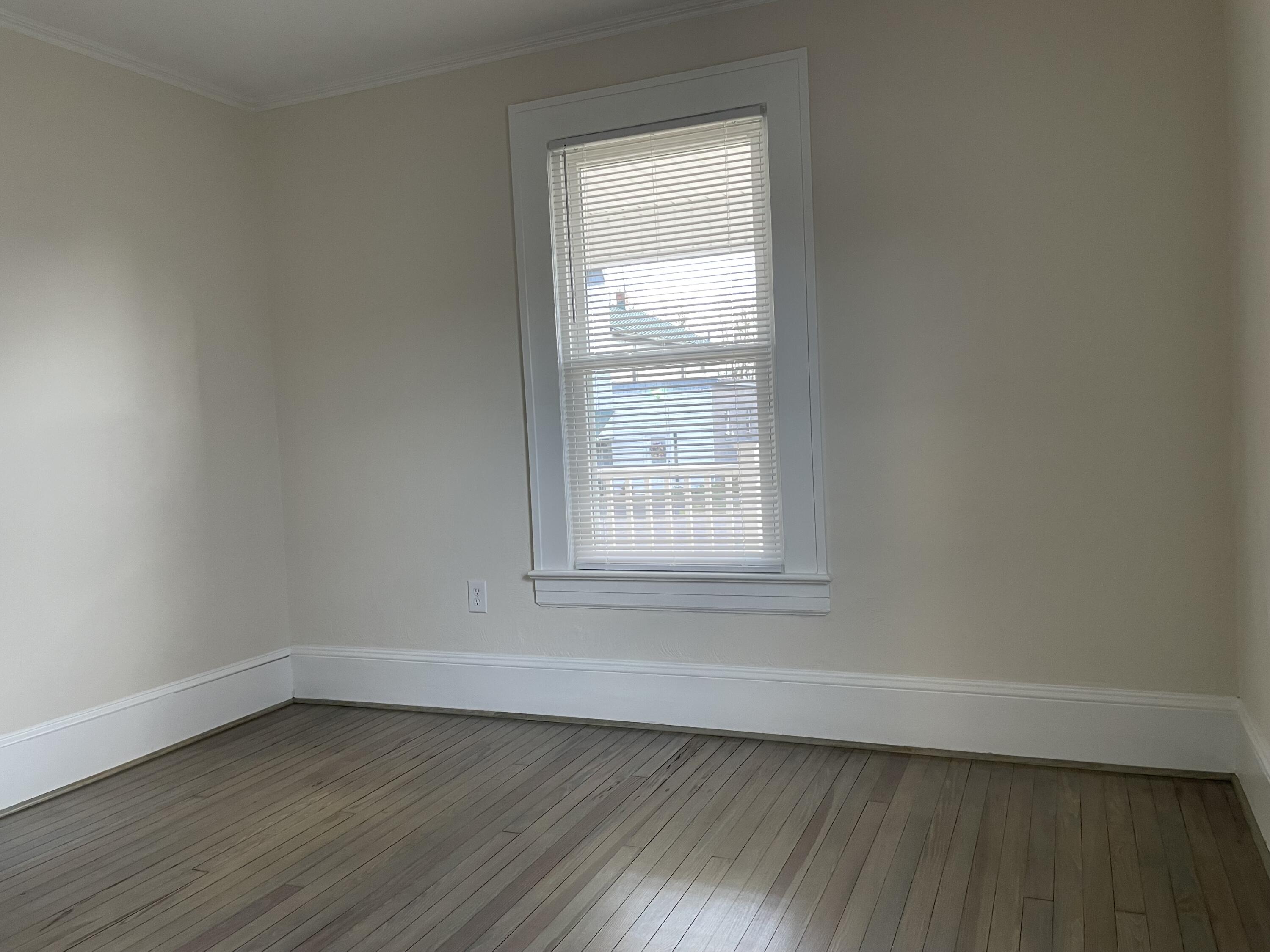 118 Front AVE