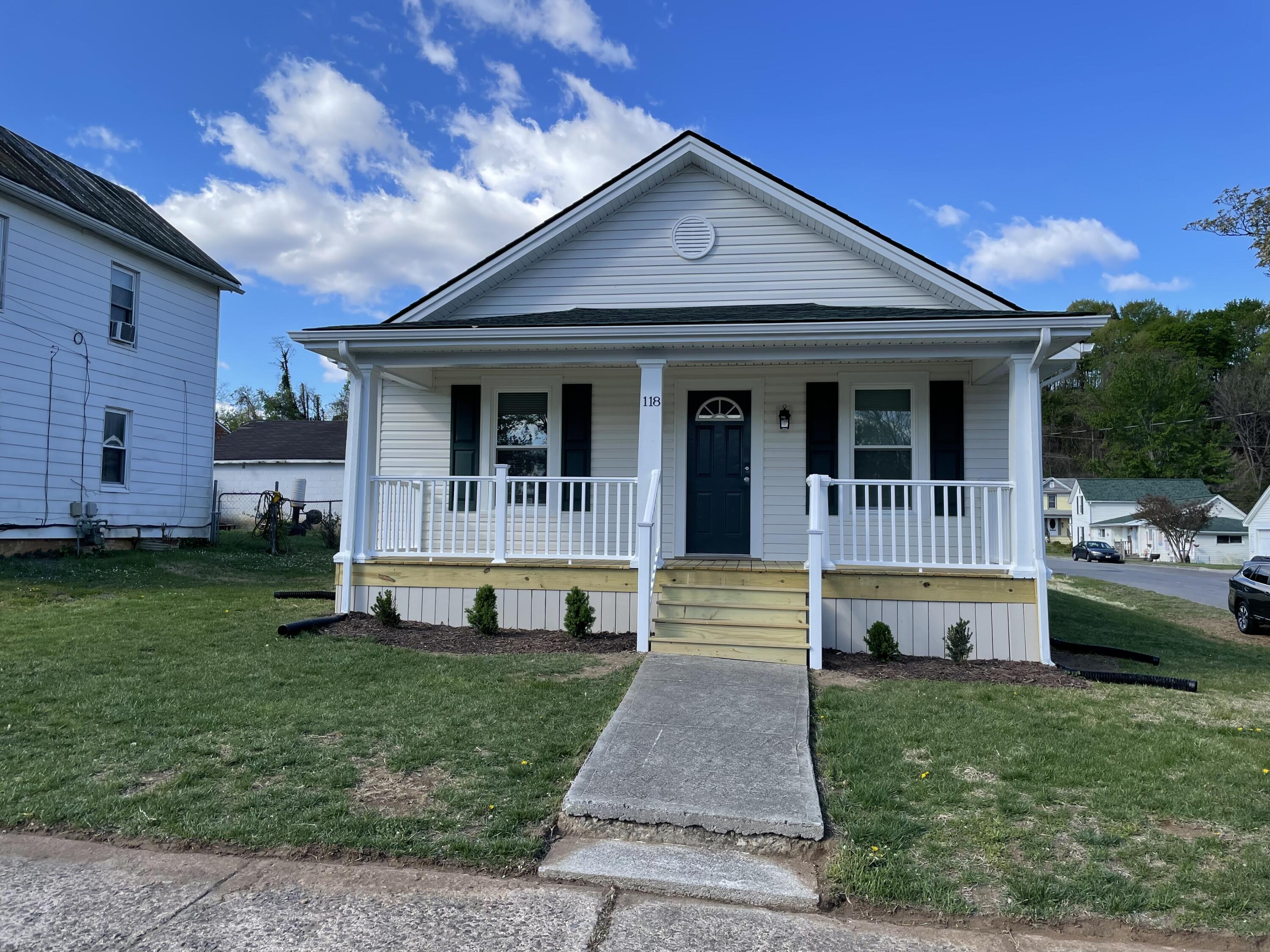 118 Front AVE
