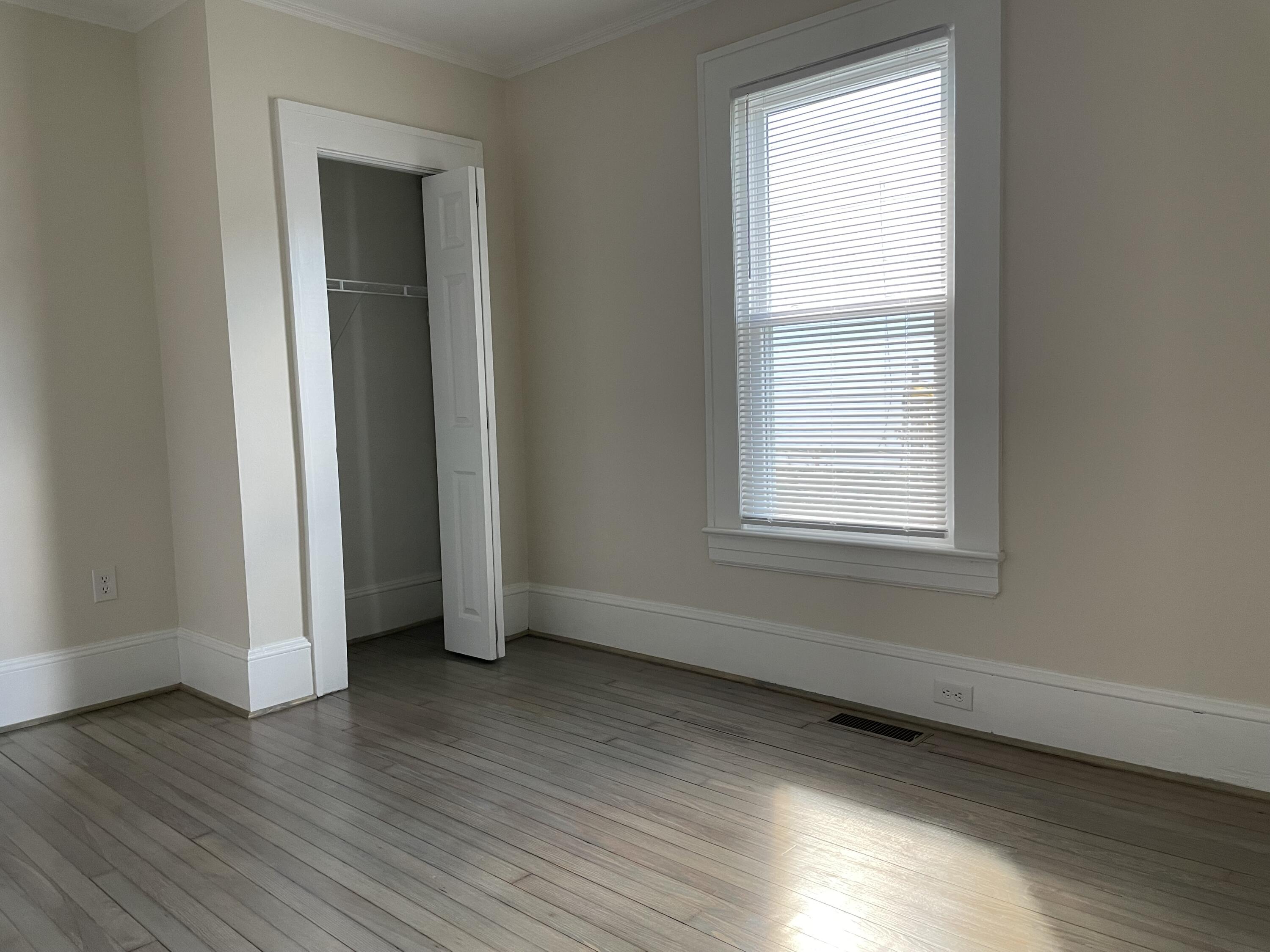 118 Front AVE
