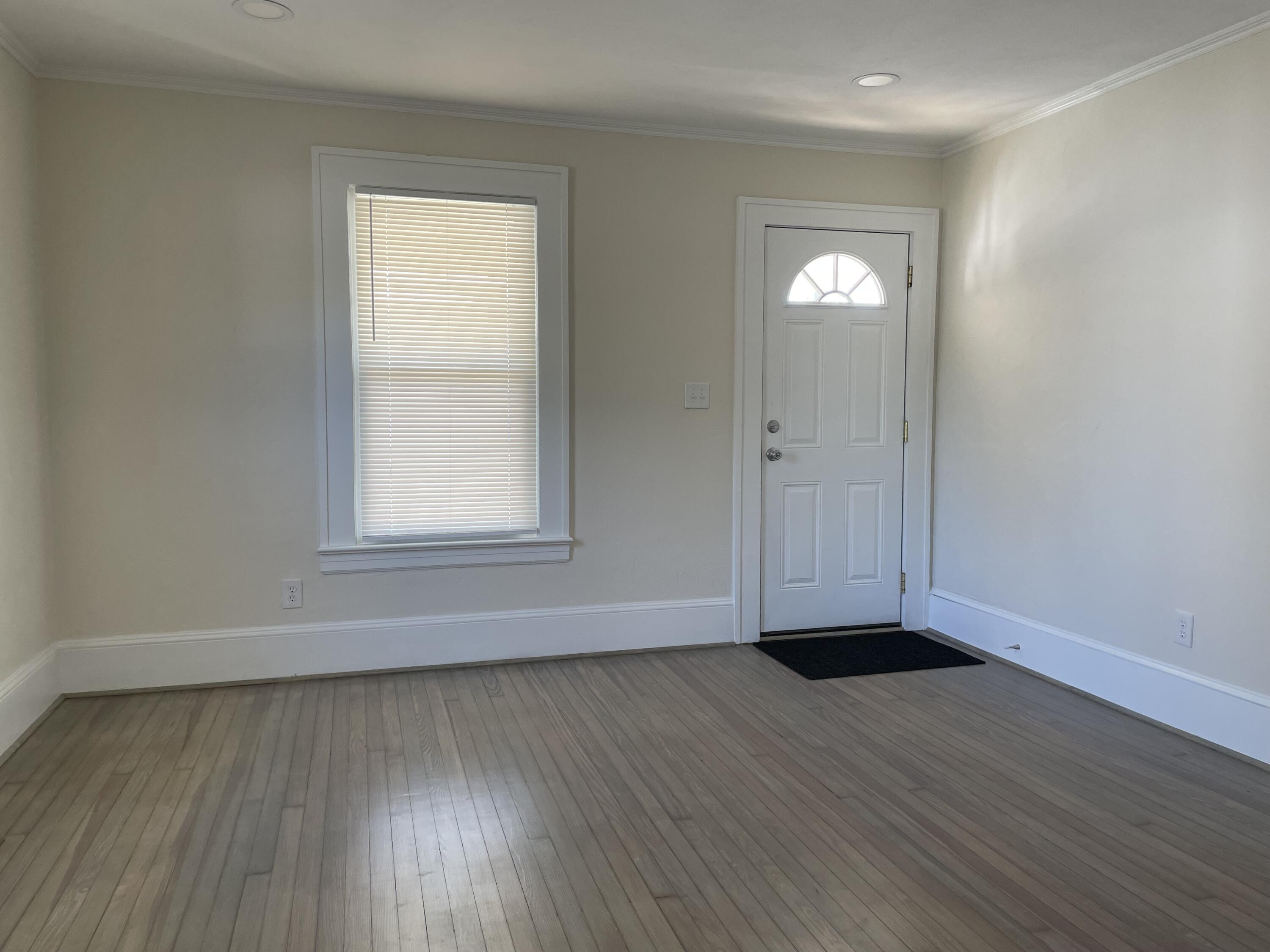 118 Front AVE